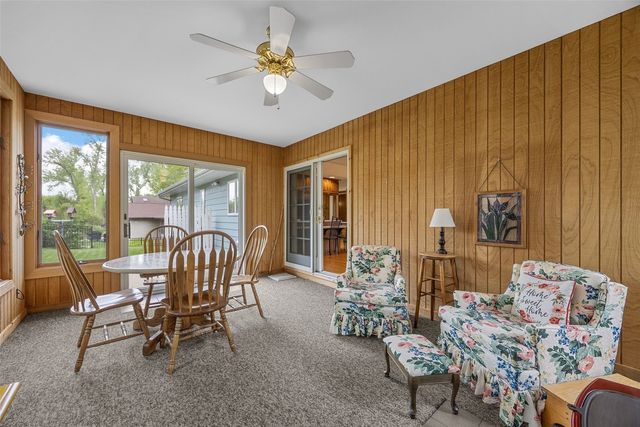 142 Red Fox Rd SE, Cedar Rapids, IA 52403
