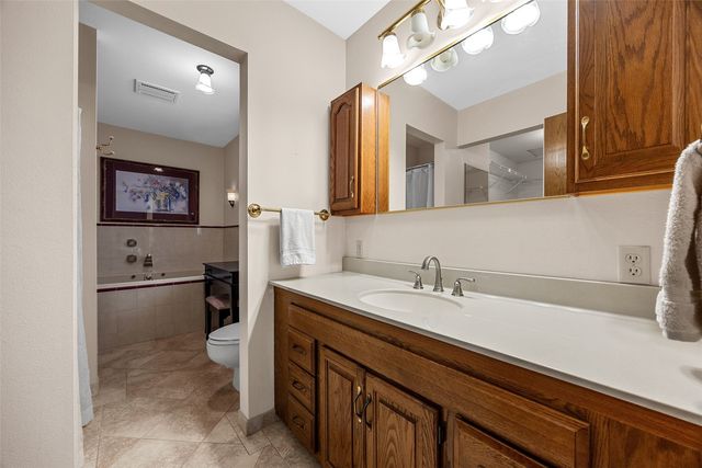 142 Red Fox Rd SE, Cedar Rapids, IA 52403