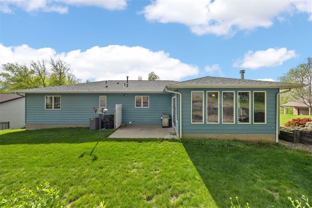 142 Red Fox Rd SE, Cedar Rapids, IA 52403
