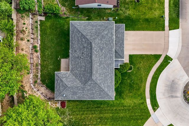 142 Red Fox Rd SE, Cedar Rapids, IA 52403