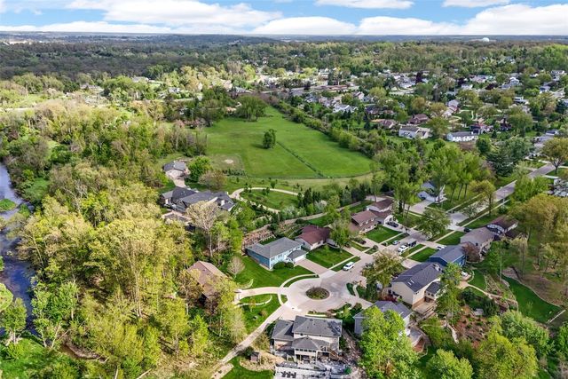 142 Red Fox Rd SE, Cedar Rapids, IA 52403