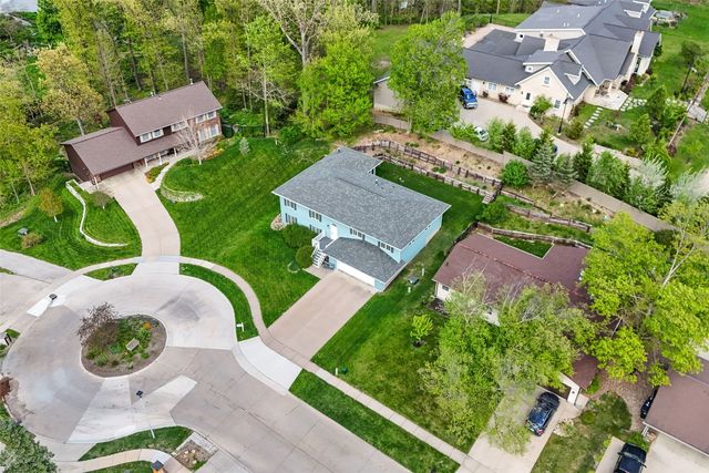 142 Red Fox Rd SE, Cedar Rapids, IA 52403