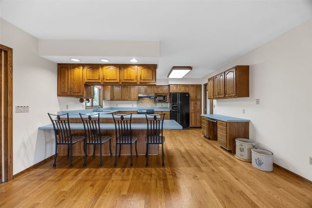142 Red Fox Rd SE, Cedar Rapids, IA 52403