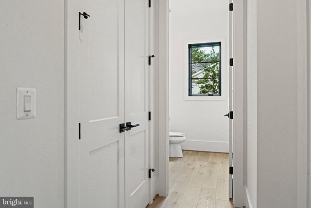 1109 INGLESIDE AVE, Mclean, VA 22101