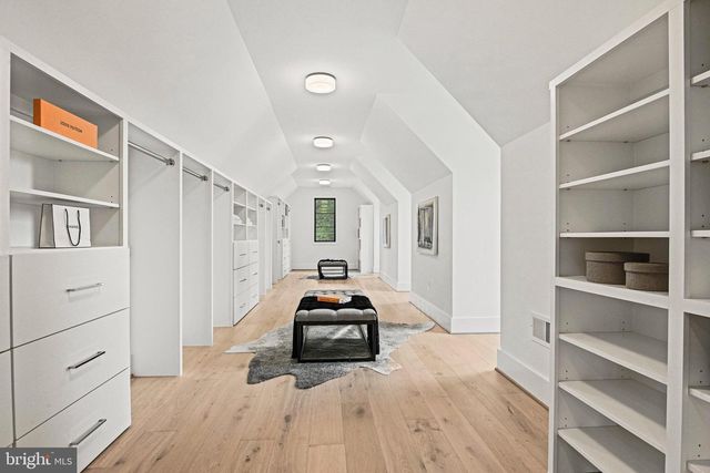 1109 INGLESIDE AVE, Mclean, VA 22101