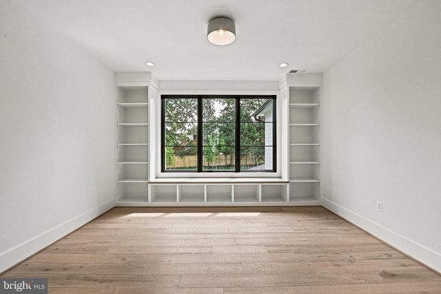 1109 INGLESIDE AVE, Mclean, VA 22101