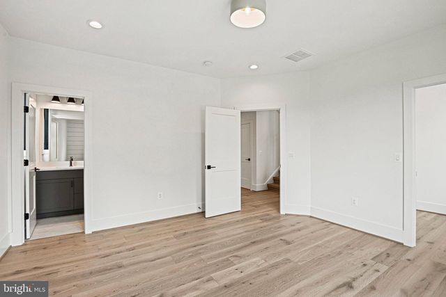 1109 INGLESIDE AVE, Mclean, VA 22101