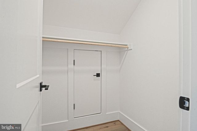 1109 INGLESIDE AVE, Mclean, VA 22101