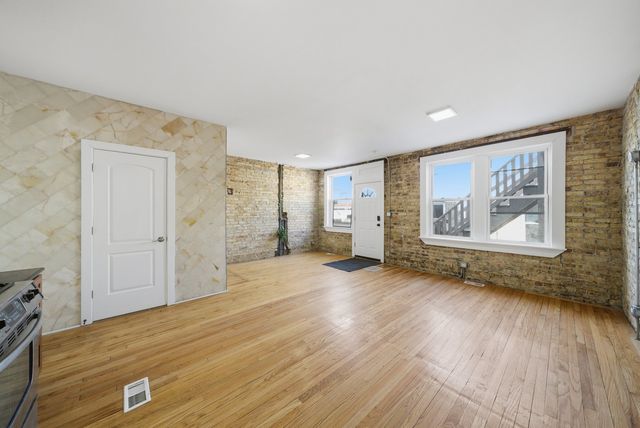 5108 W Fullerton Avenue, Chicago, IL 60639