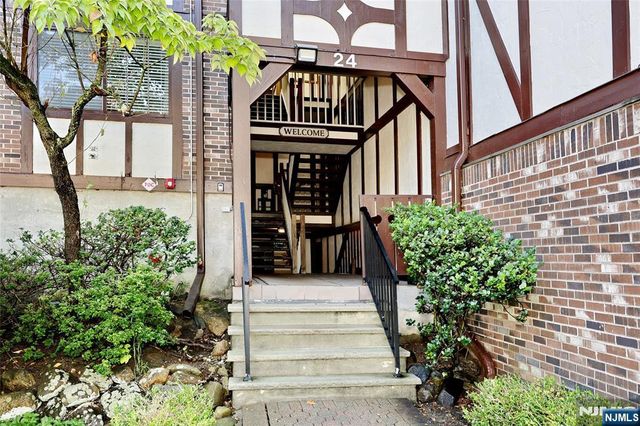 2406 Hemingway 2406, Mahwah, NJ 07430