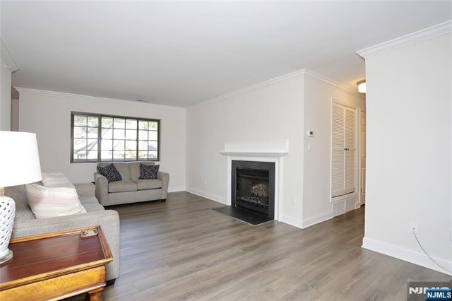 2406 Hemingway 2406, Mahwah, NJ 07430