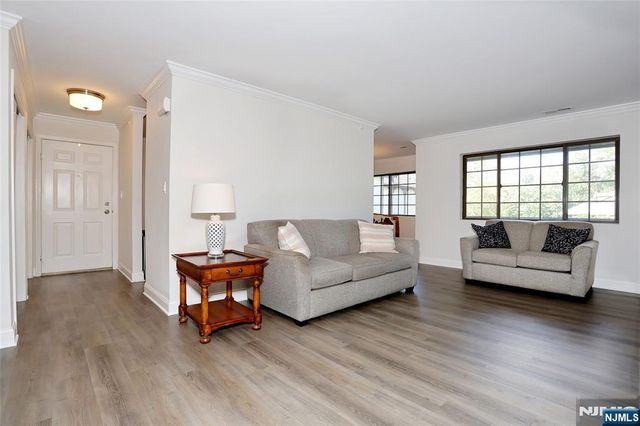 2406 Hemingway 2406, Mahwah, NJ 07430