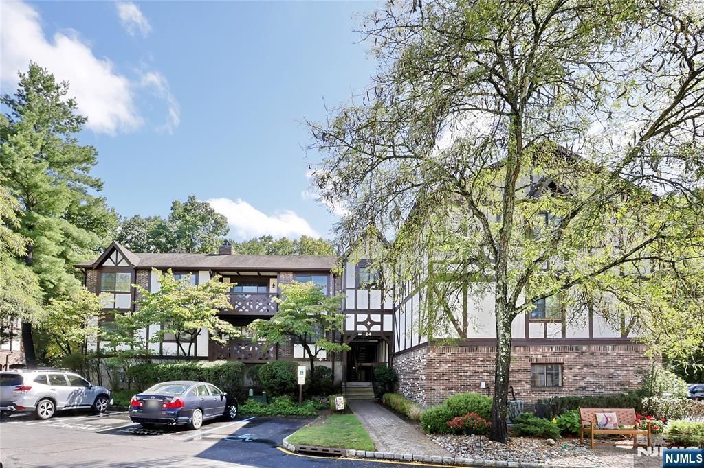 2406 Hemingway 2406, Mahwah, NJ 07430