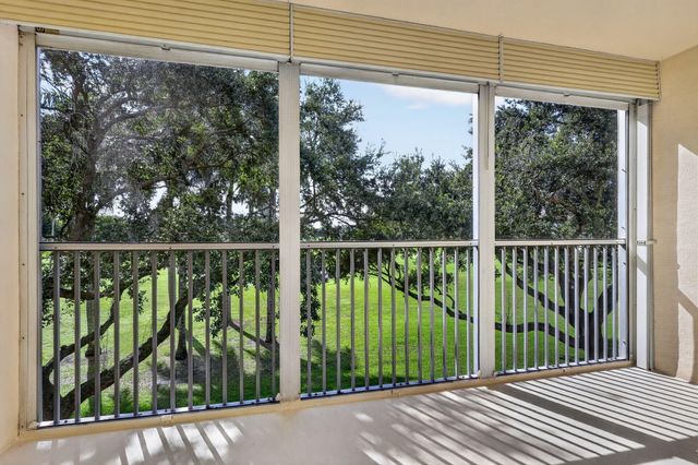 12800 SW 7th Court 307G, Pembroke Pines, FL 33027