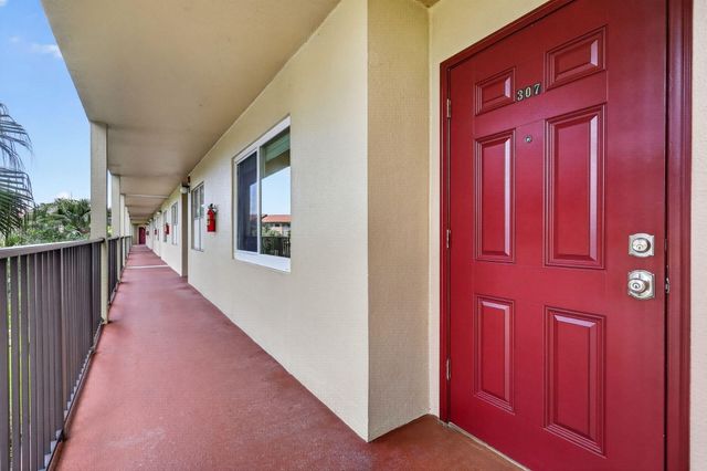 12800 SW 7th Court 307G, Pembroke Pines, FL 33027