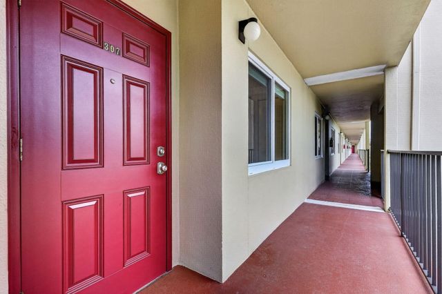 12800 SW 7th Court 307G, Pembroke Pines, FL 33027