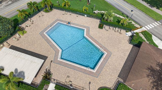 12800 SW 7th Court 307G, Pembroke Pines, FL 33027