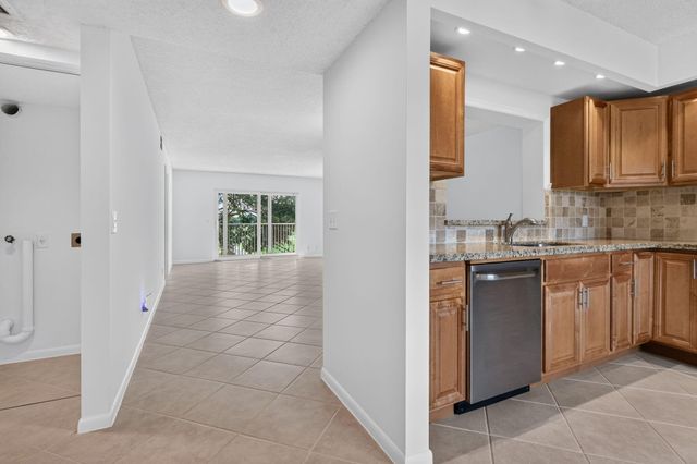 12800 SW 7th Court 307G, Pembroke Pines, FL 33027