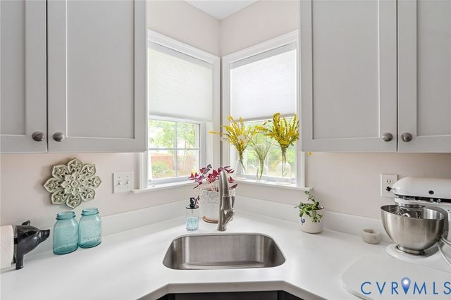 5443 Wintercreek Dr, Glen Allen, VA 23060