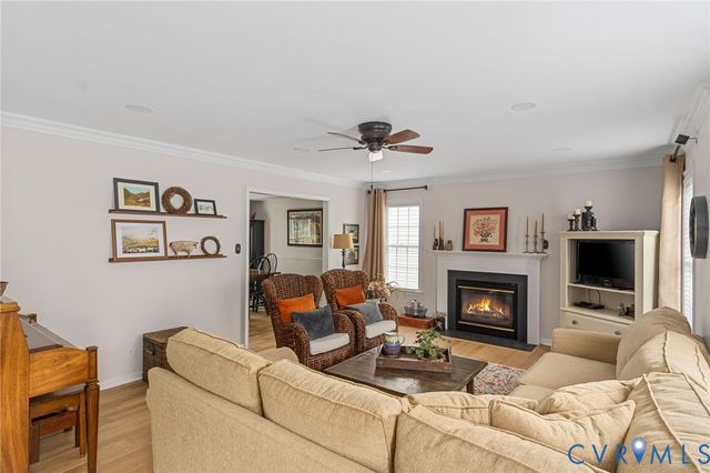 5443 Wintercreek Dr, Glen Allen, VA 23060