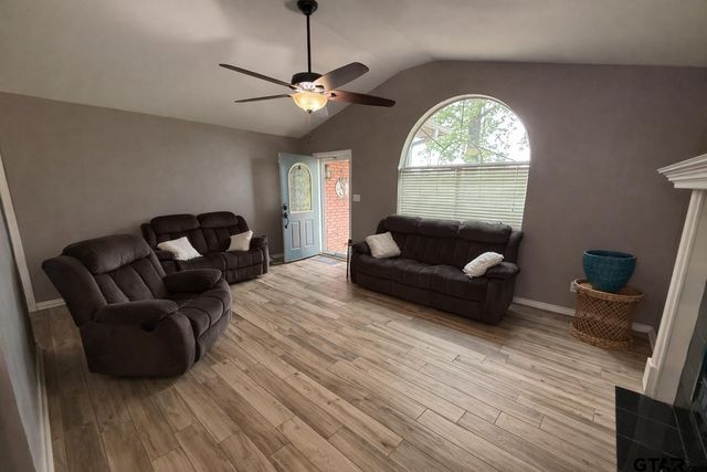 2311 S Williams, Mt Pleasant, TX 75455