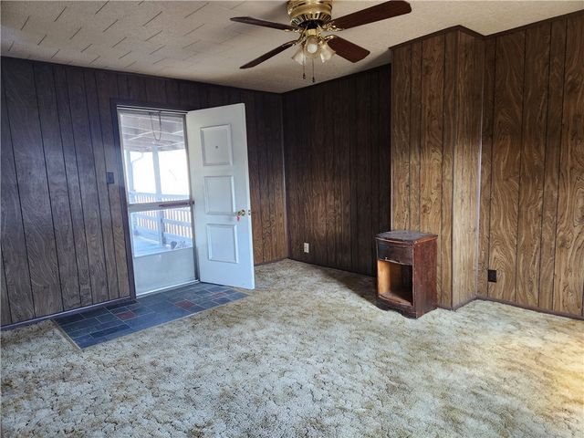 528 Carbon St, City Of But Ne, PA 16001