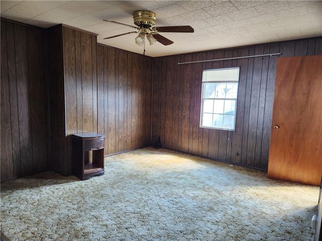 528 Carbon St, City Of But Ne, PA 16001