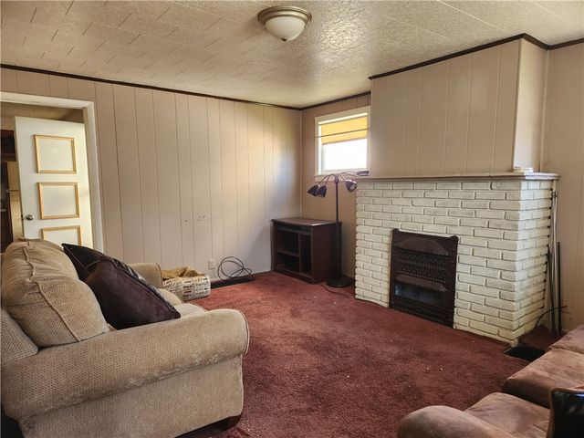 528 Carbon St, City Of But Ne, PA 16001