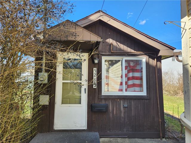 528 Carbon St, City Of But Ne, PA 16001