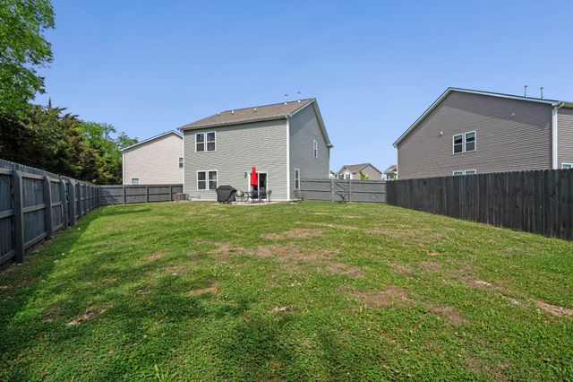 1003 Baltusrol Ln, Lebanon, TN 37087