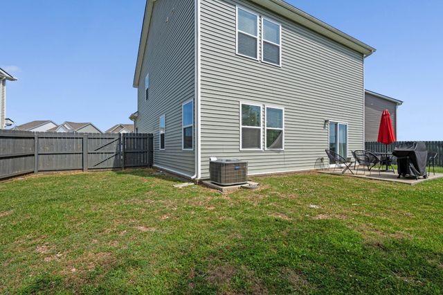 1003 Baltusrol Ln, Lebanon, TN 37087