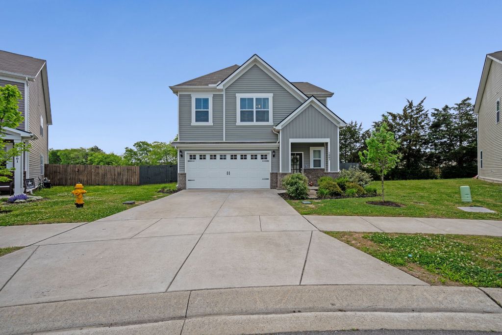 1003 Baltusrol Ln, Lebanon, TN 37087