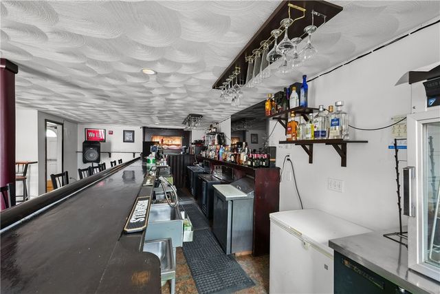 85 Pawtucket Avenue, Pawtucket, RI 02860