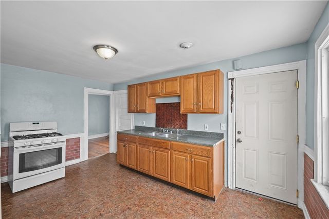 85 Pawtucket Avenue, Pawtucket, RI 02860