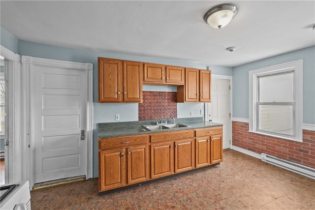 85 Pawtucket Avenue, Pawtucket, RI 02860