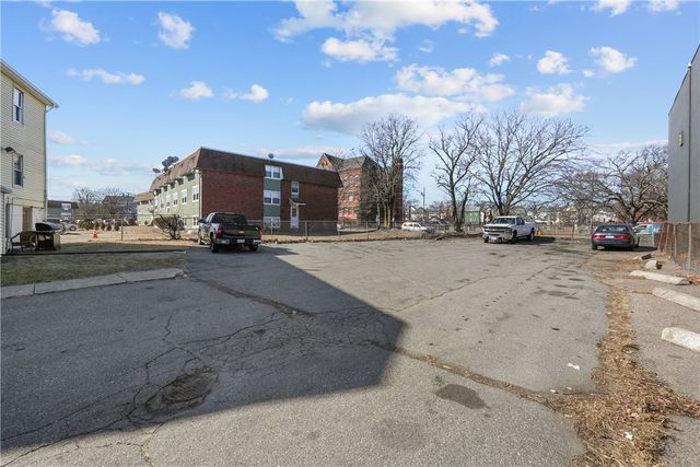 85 Pawtucket Avenue, Pawtucket, RI 02860