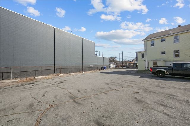 85 Pawtucket Avenue, Pawtucket, RI 02860