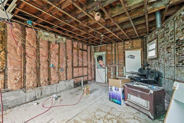 85 Pawtucket Avenue, Pawtucket, RI 02860