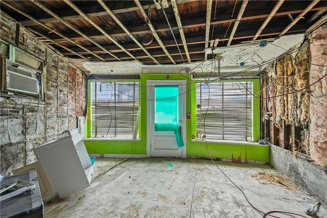 85 Pawtucket Avenue, Pawtucket, RI 02860