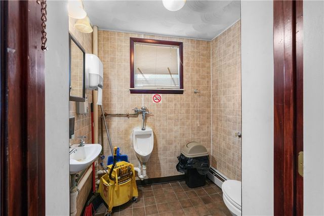 85 Pawtucket Avenue, Pawtucket, RI 02860