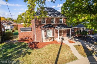 1618 Davis Street, Wyandotte, MI 48192