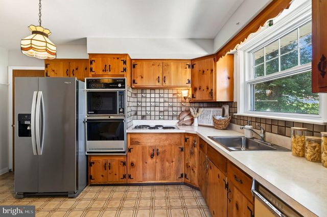 505 VERNON RD, Springfield, PA 19064
