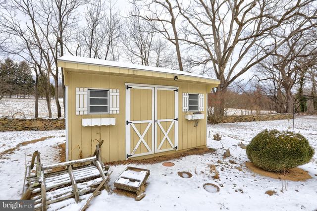 16819 WOODGROVE RD, Round Hill, VA 20141