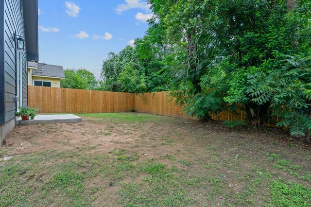 738 Chihuahua ST, Lockhart, TX 78644