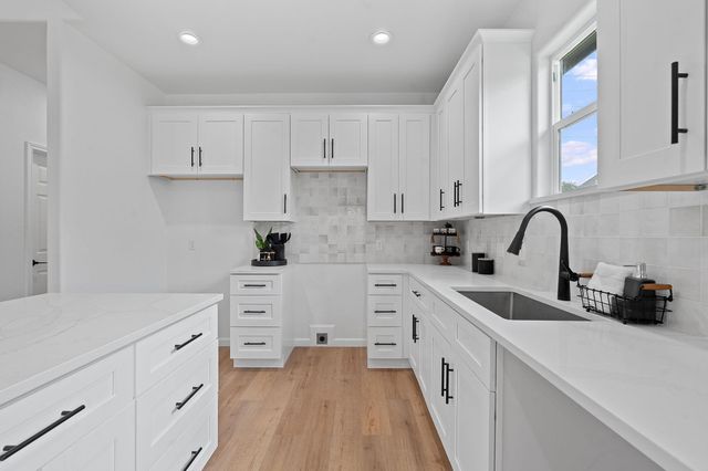 738 Chihuahua ST, Lockhart, TX 78644