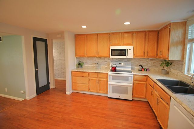 2255 La Grama Dr, Rancho Cordova, CA 95670