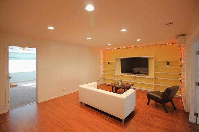 2255 La Grama Dr, Rancho Cordova, CA 95670