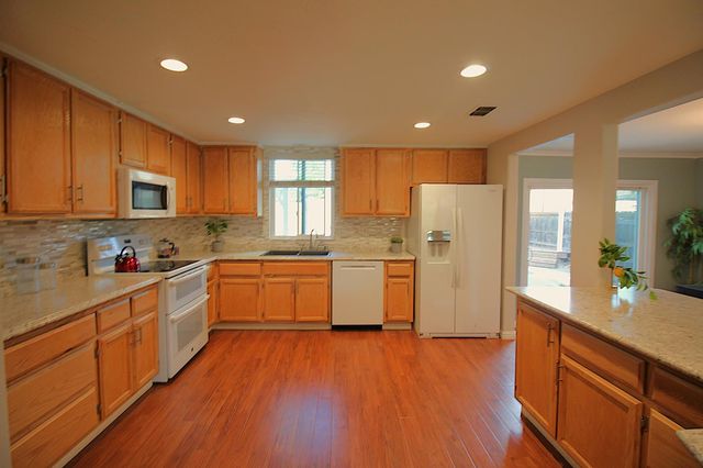 2255 La Grama Dr, Rancho Cordova, CA 95670