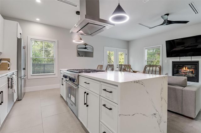 1111 W Annie ST A, Austin, TX 78704