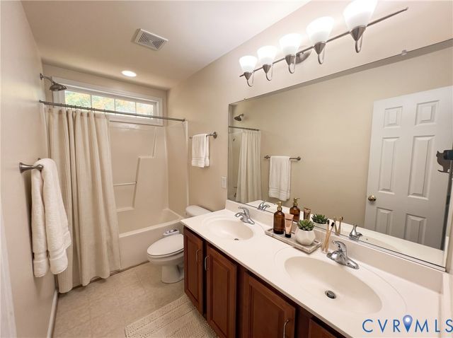 2532 Woodman Trace Dr, Glen Allen, VA 23060